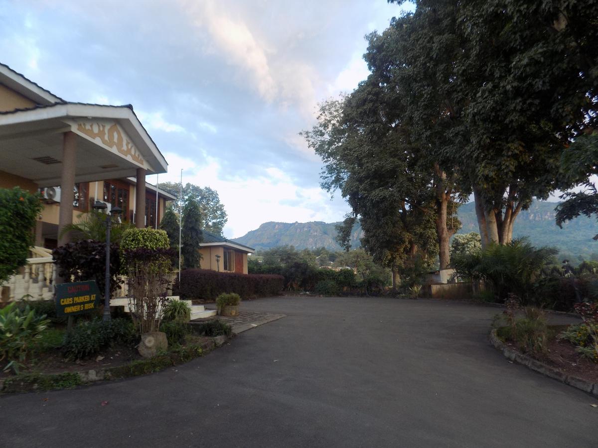 Kayegi Hotel Mbale Exterior photo